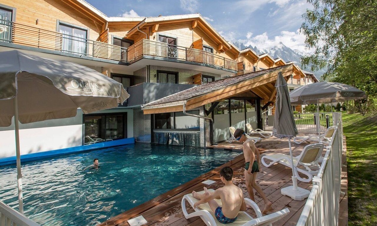 Les Tines Apartment | Alpine Comfort near Slopes