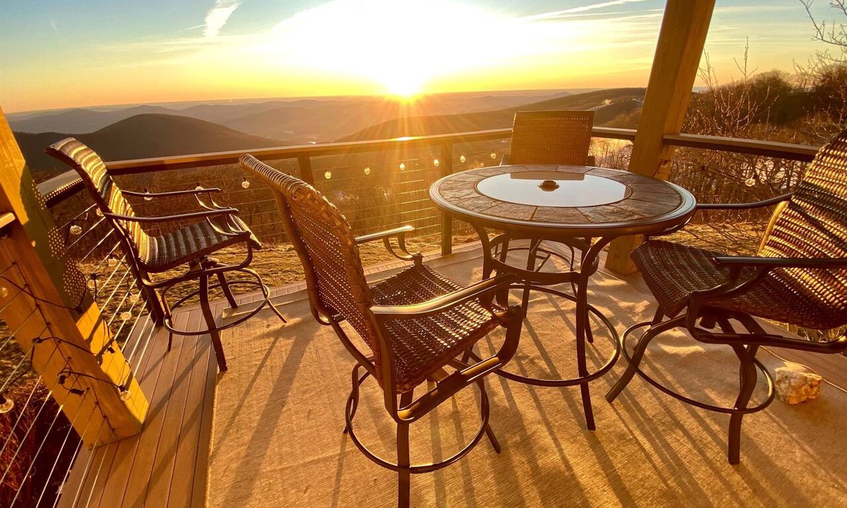 Nellysford Condo | Coolcation, Pool + Amazing Views