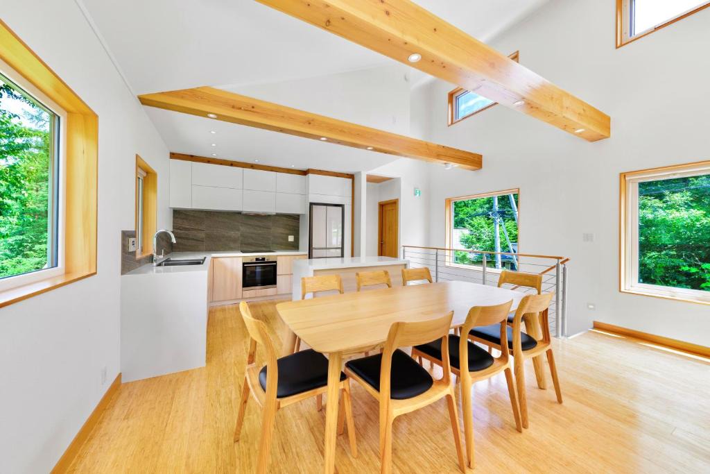 Hokujo Ski Chalet | Hakuba Views