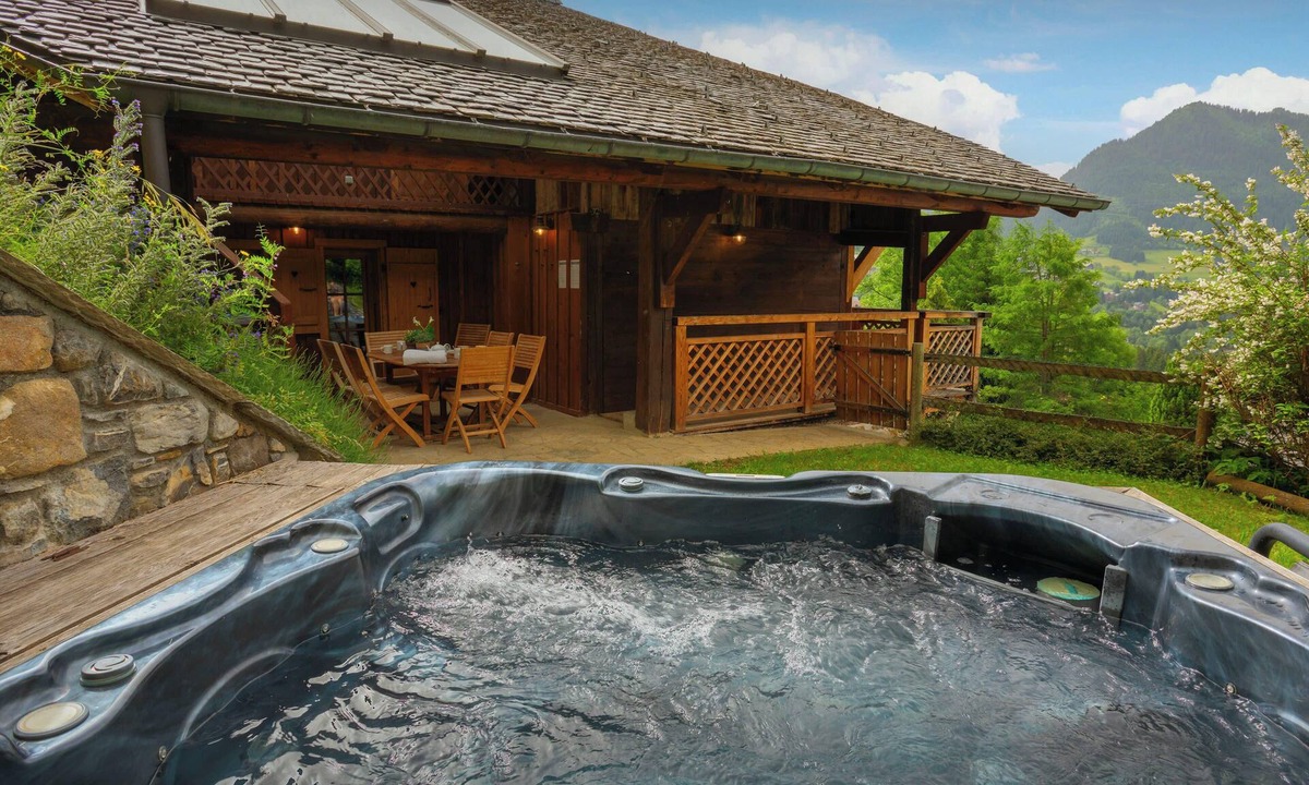 Chatel Ski Chalet | La Grange au Merle - mountain break for 12 with spa - OVO Network