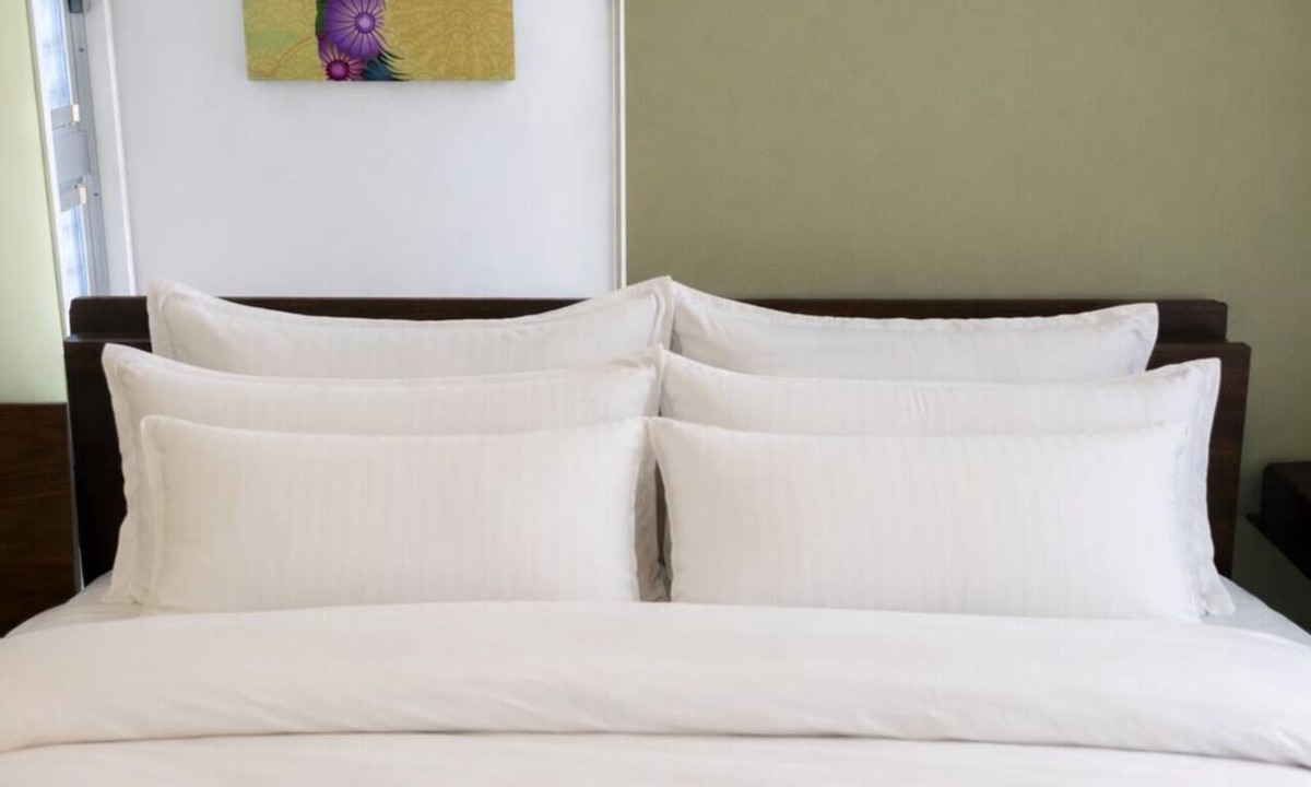 Higashi Ward Apartment | Maisonette with Open-Concept Layout | Near Nagoya Dome | Perfect for Fan Activities and Sightseeing | Sleeps Up to 6 | 30-Minute Drive to LEGOLAND and Ghibli Park | Choice of Pillows
