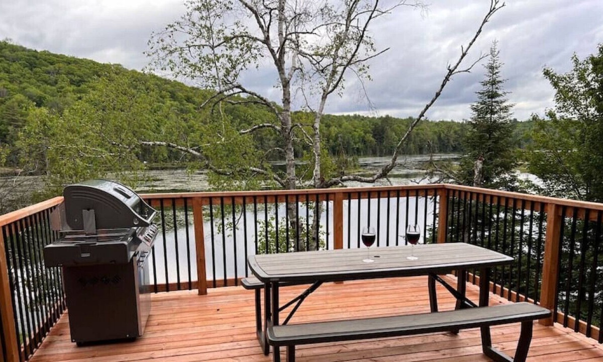 Sainte-Adele House | Rugged Luxury Chalet - Relax & Adventure Awaits