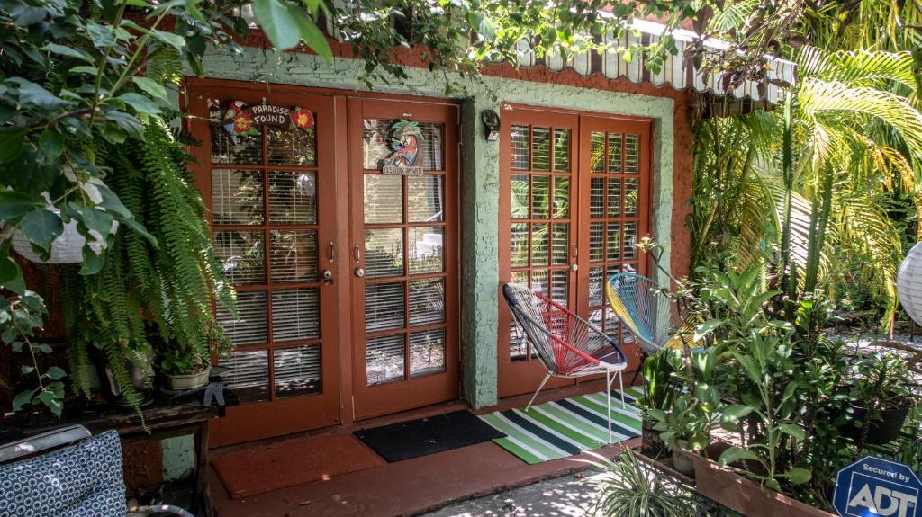 East Little Havana Ski Chalet | The Wild Rose