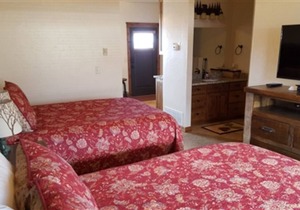 11) Double Queen Condo with kitchenette - The Mountain Inn in Afton