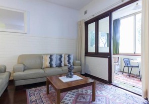 B2 Crawley Apartment 1 BRM & Sleepout near UWA in Perth