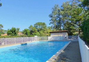 Beachside Villa with Shared Pool & Terrace in Capbreton