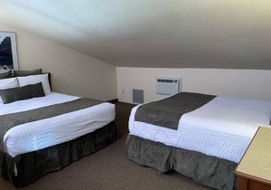 C3 Waterfront Condo with Mountain Views in Manson