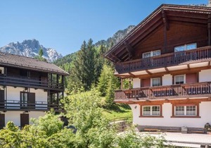 Casa Lorenz 2 in Canazei