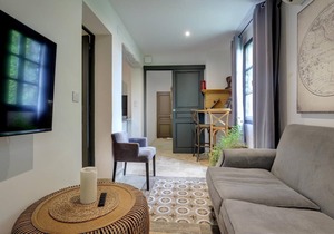 Charming apartment in historic building in Arles