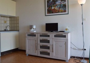 Family apt with pool, parking 700m from beach in Fleury-Saint-Pierre-la-Mer
