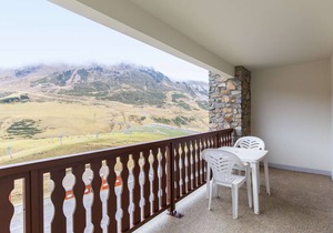 Spacious duplex with south terrace - 7 guests in La Mongie
