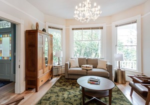 Spacious Updated Victorian in Eastlake w/ Lake-View Balcony & Chef’s Kitchen in Seattle
