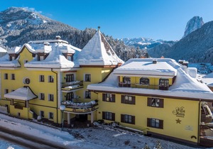 Villa Stella Apartment N 55 – Nearby Ski Lifts, Mountain View, Wi-Fi, Balcony and Garden in St.Ulrich
