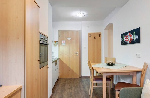 Lagundo Apartment | Apartment A4 with View of Merano, Shared Pool, Whirlpool, and Wi-Fi