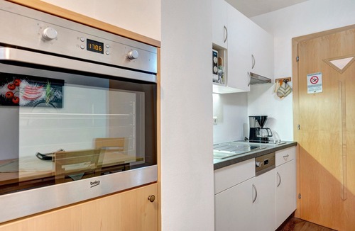 Lagundo Apartment | Apartment A4 with View of Merano, Shared Pool, Whirlpool, and Wi-Fi