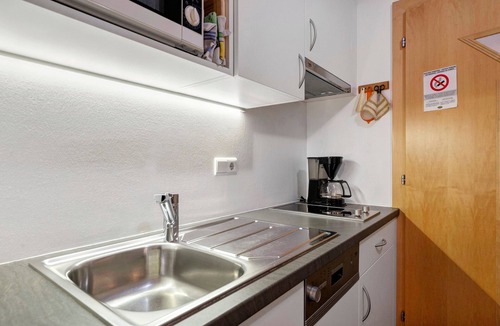 Lagundo Apartment | Apartment A4 with View of Merano, Shared Pool, Whirlpool, and Wi-Fi