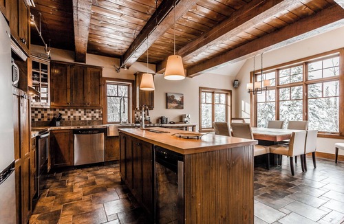 Saint-Faustin-Lac-Carre Ski Chalet | Chalet Le Mont-Blanc