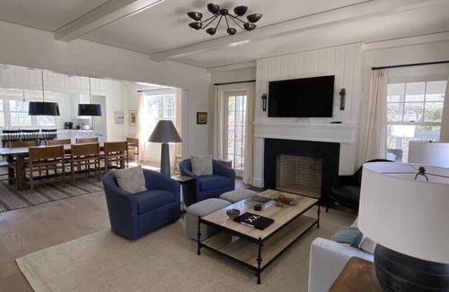Chester House | Charming 3-bedroom exclusive house with WiFi, AC in serene Chester