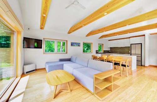 Hokujo Ski Chalet | Hakuba Views