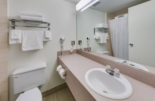 Brooks Hotel | Heritage Inn & Convention Centre Brooks