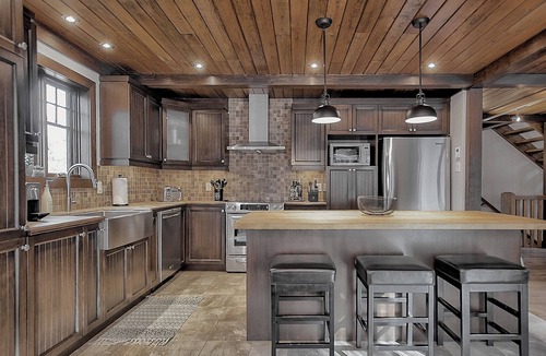 Saint-Faustin-Lac-Carre Ski Chalet | ❤️ Mont-Tremblant Ski-in/Ski-out Chalet | Hot Tub | Pool Table