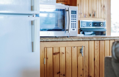 Boutiliers Point House | Oceanview 3-Bedroom Cottage | Fireplace | Sauna | Near Halifax