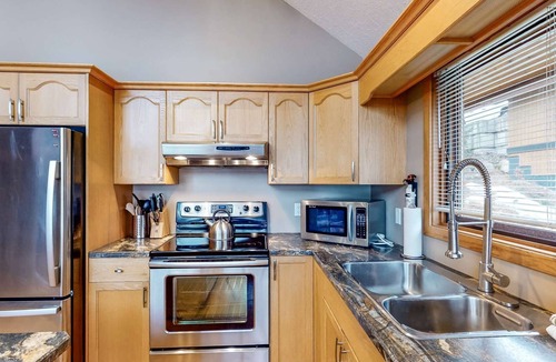 Snow Pine Estates House | Okanagan - Powder Paradise