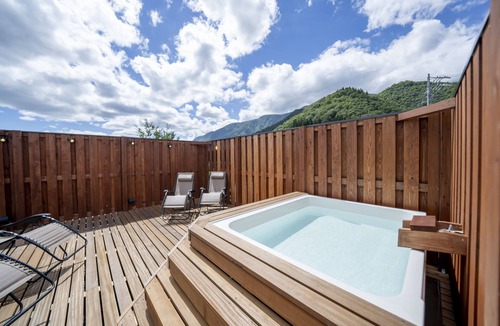 Iida House | raw
