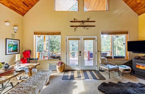 Ardenvoir Ski Chalet | Riverfront Chalet Near Skiing, Lakes, Mtns & Leavenworth