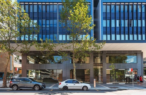 St. Leonards Apartment | St Leonards- ALBN2 Albany Street - Relaxed Crows Nest Apartment with Winter Garden, Rooftop Cafes Nearb