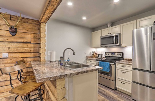 South Addition Apartment | Walk to Coastal Trail & Dtwn! Water-view Retreat