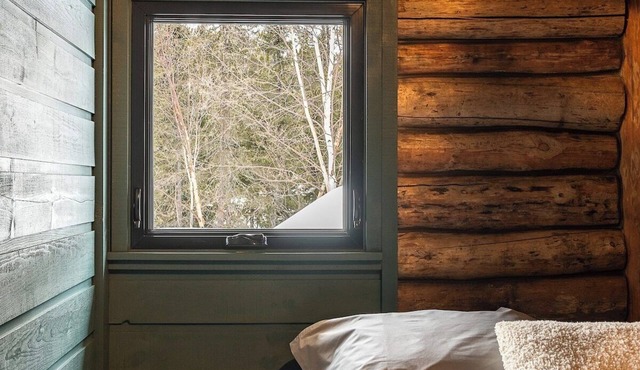 ÖBois Charlevoix: L'Écurie 2 (bedroom) in Saint-Siméon