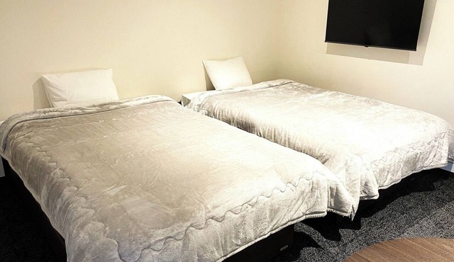 101Sunny and quiet Semidouble twin room with kitchen/Matsumoto City Nagano in Matsumoto City