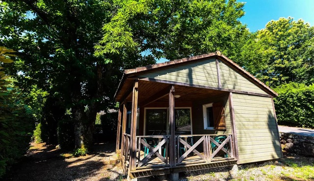 2-bedroom air-conditioned Chalet Rêve sleeps 5 in RIBES