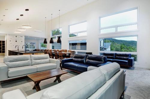 26 Chemin Blanc in Stoneham