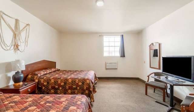 3 Accommodations for Group Stays | Near Market Square Research Center in Cameron County