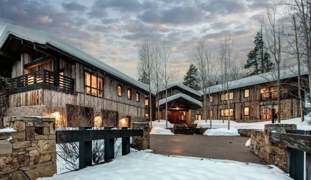 Abode on the Big Trail, access to ski runs in Teton Village