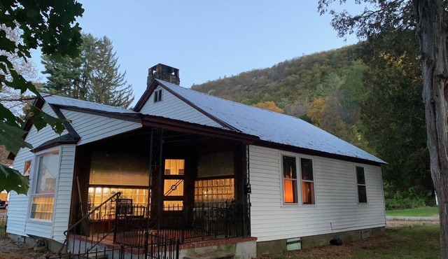 Adirondack Bungalow Getaway in Warrensburg