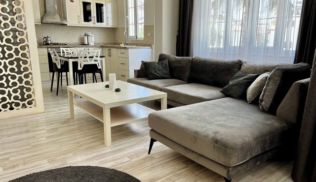 Apartment in Complex with Pool and Great Location in Antalya