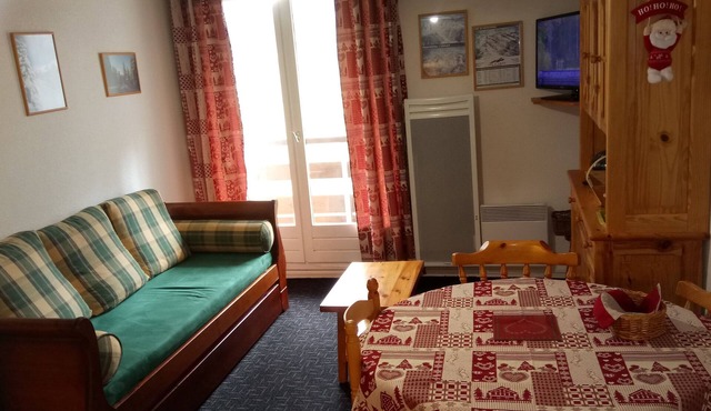 Apartment, ski slopes, 4th floor, 2 rooms, 30 m2 in Les Adrets