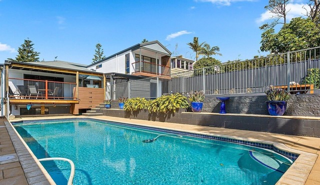 Beachside Retreat Pool & Sauna in Bombo
