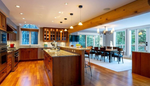 Blackcomb Hideaway 4 Bedroom Ski-In Chalet in Whistler