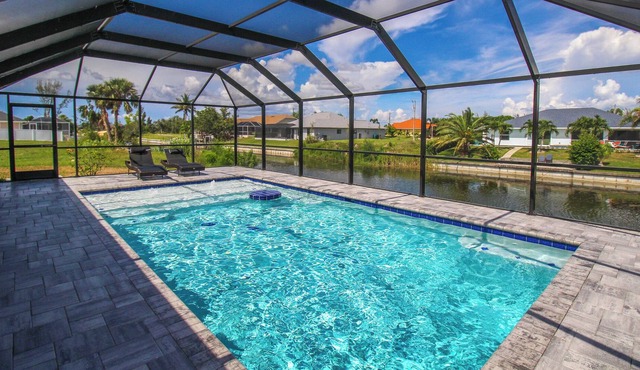 Canal Front, Private Pool, Cape No Fear in Cape Coral