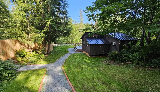 Canyon Falls Cabin. A cozy riverfront cabin located on Canyon Creek in Granite Falls