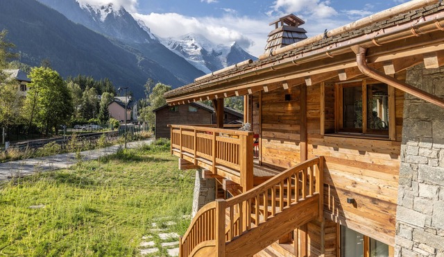 Chalet 'Asa' with Mountain View, Private Terrace and Wi-Fi in Chamonix Mont Blanc