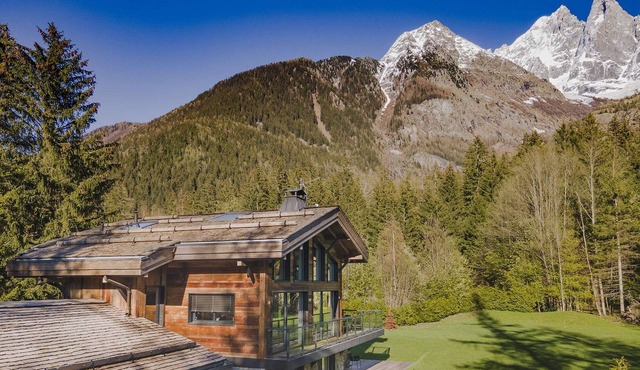 Chalet Elevation - Chalet with indoor pool and huge garden in Chamonix
