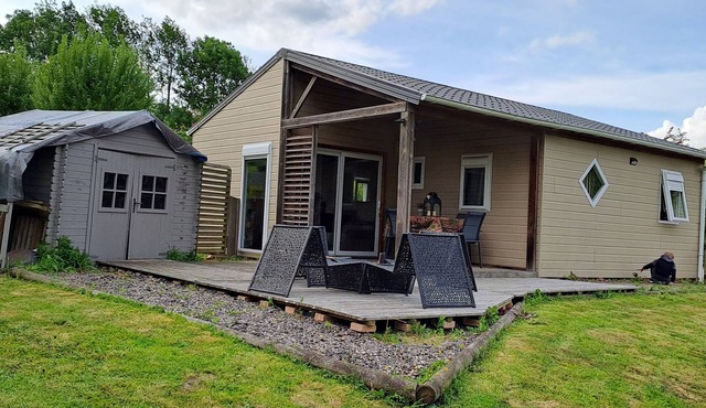 Chalet Guarana à la Campagne qui Accueil vos Petits Animaux de Compagnie in Triqueville