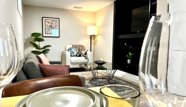 Clean & Bright Southside Lower Suite in Lethbridge