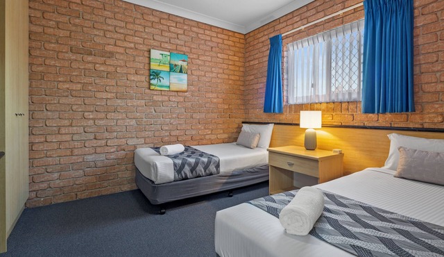Coffs Harbour Spacious Family Room Comfort & Convenience for All in Coffs Harbour