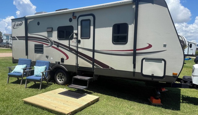 Cozy Beach Camper Minutes to Sand & Surf in Surfside Beach